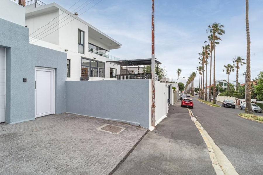 To Let 1 Bedroom Property for Rent in Fresnaye Western Cape